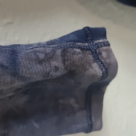 Lululemon Women's Tie-Dye Long Sleeve Top Size M - Picture 3 of 5